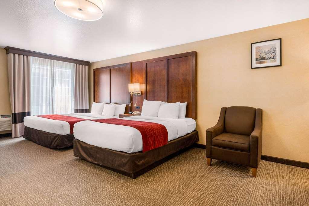 Comfort Near I-5 Hotel