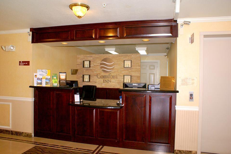 Hotel Comfort Near I-5
