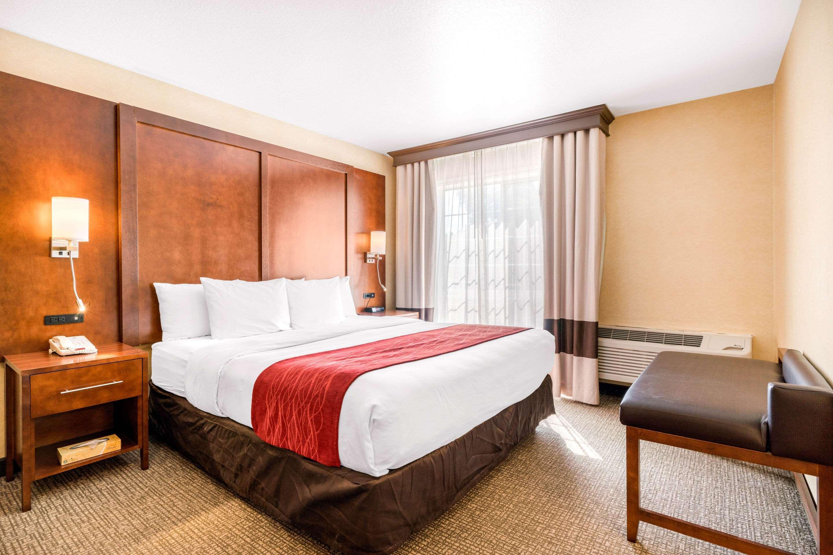 Hotel Comfort Near I-5 2*
