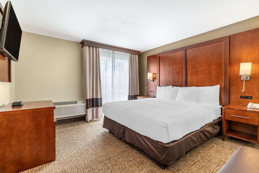 Comfort Near I-5 Hotel 2*