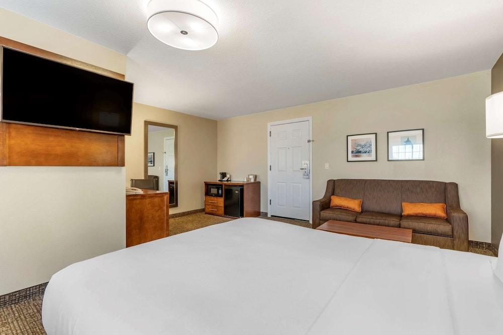 Comfort Near I-5 Hotel 2*