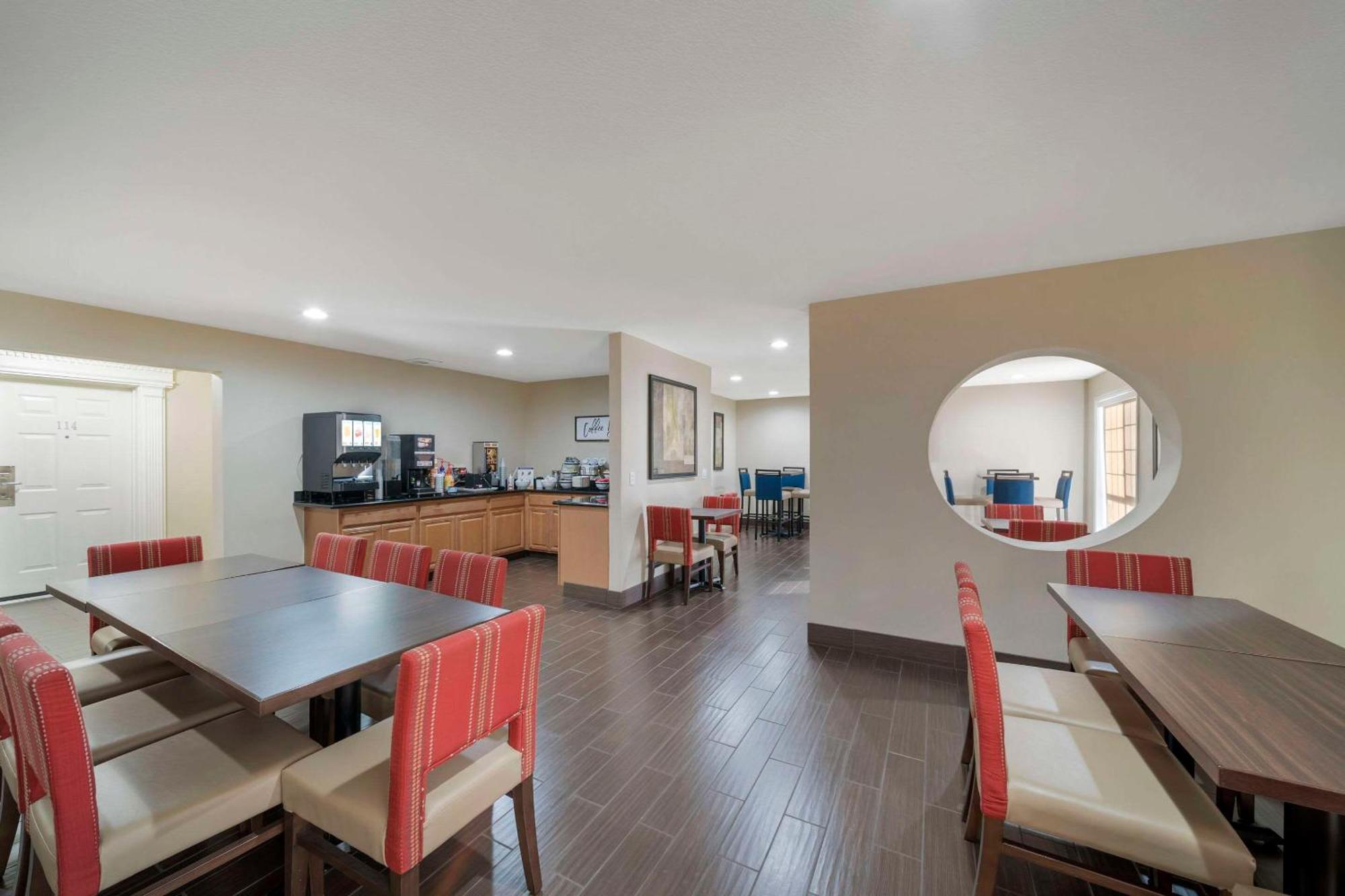 Comfort Near I-5 2* Red Bluff
