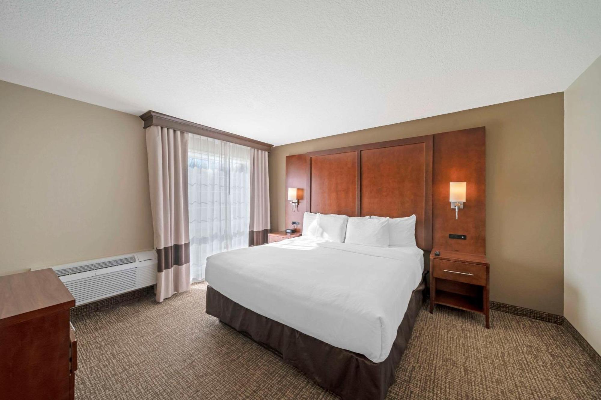Comfort Near I-5 2* Red Bluff