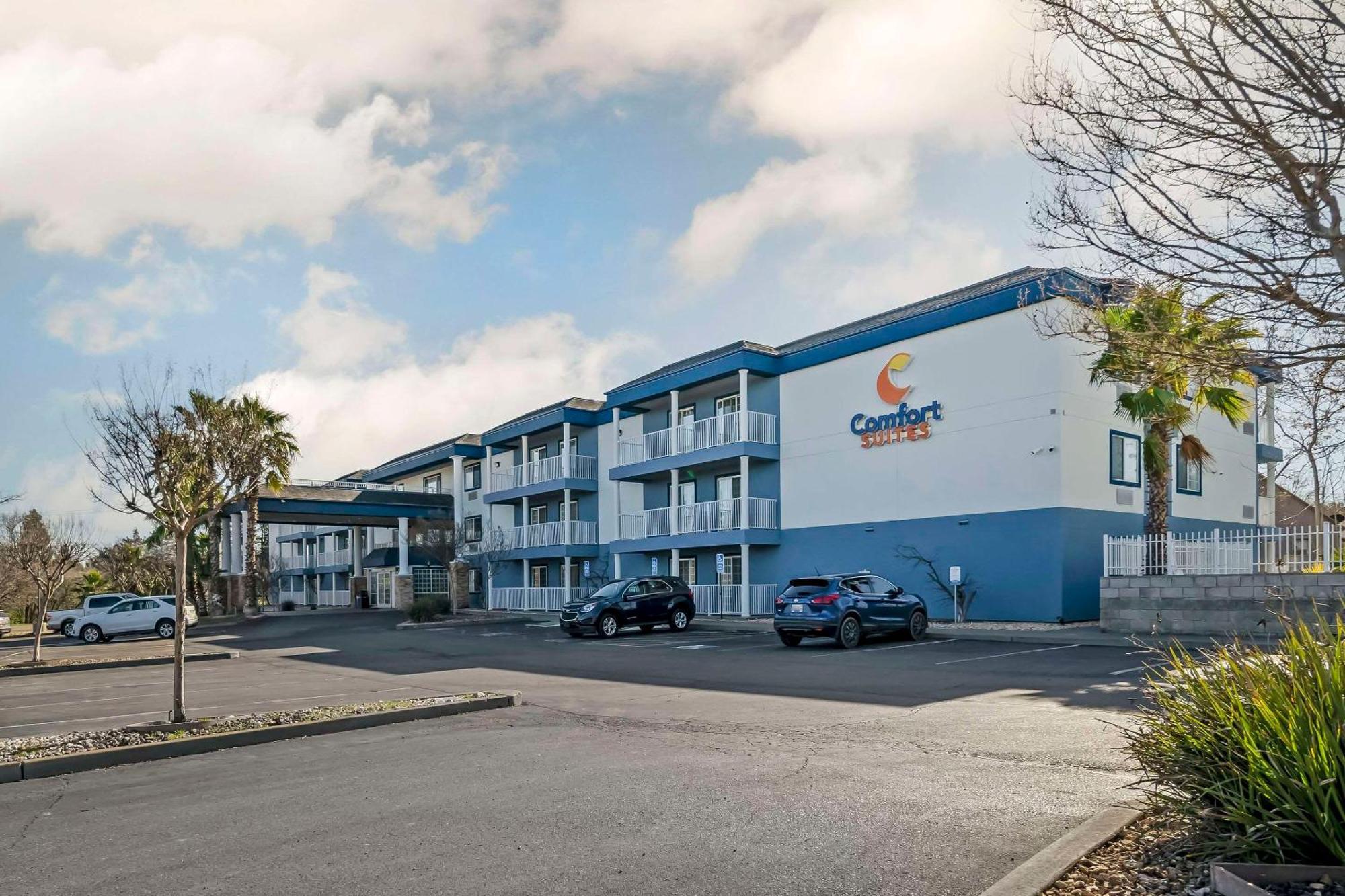 Hotel Comfort Near I-5 2*